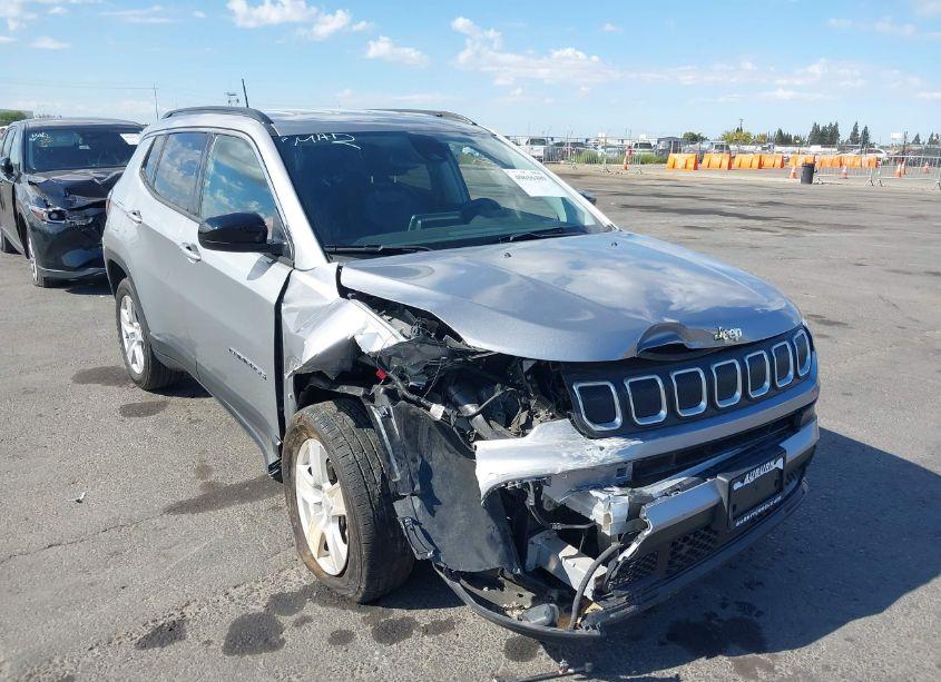 Photo 6 of 2022 Jeep Compass LATITUDE 4X4 (VIN 3C4NJDBB1NT155076)