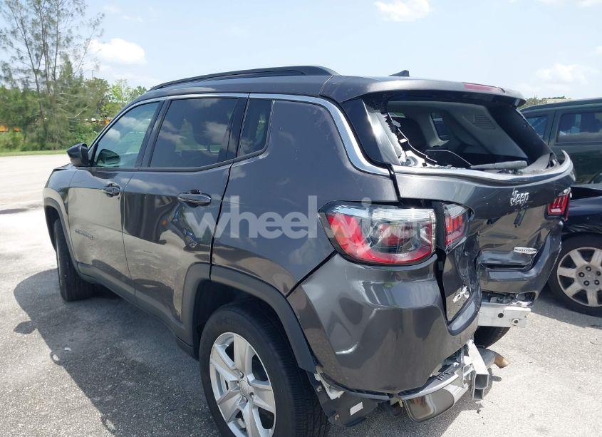 Photo 3 of 2022 Jeep Compass LATITUDE 4X4 (VIN 3C4NJDBB1NT164523)