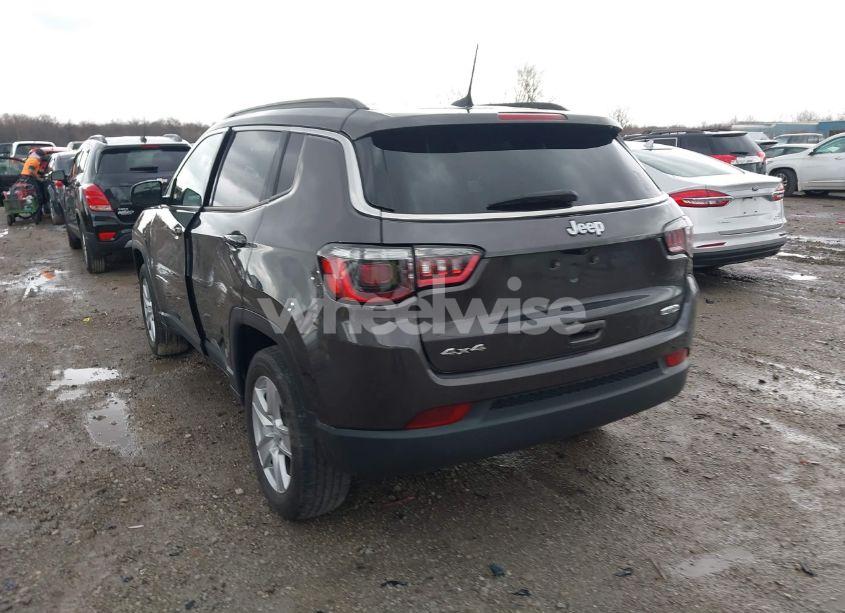 Photo 3 of 2022 Jeep Compass LATITUDE 4X4 (VIN 3C4NJDBB1NT175392)