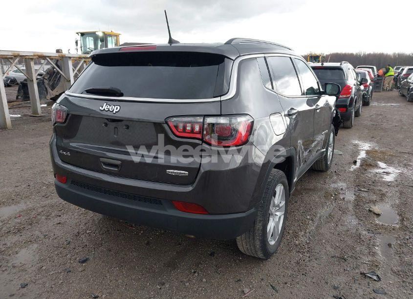 Photo 4 of 2022 Jeep Compass LATITUDE 4X4 (VIN 3C4NJDBB1NT175392)