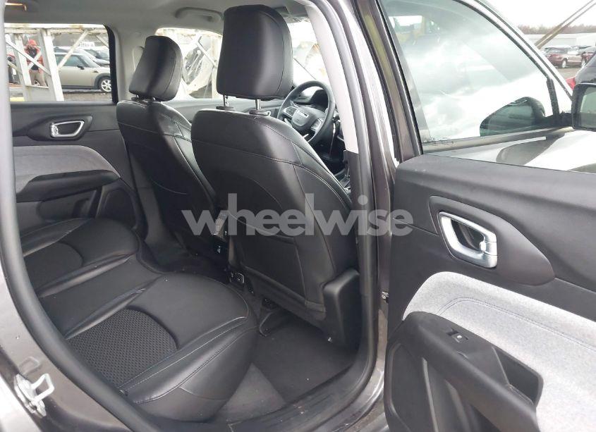 Photo 8 of 2022 Jeep Compass LATITUDE 4X4 (VIN 3C4NJDBB1NT175392)
