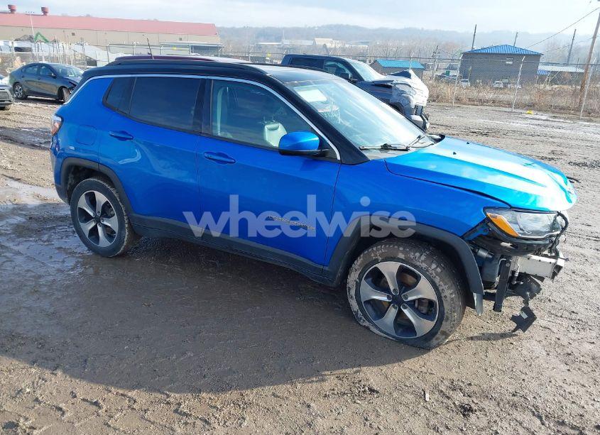 2018 Jeep Compass LATITUDE 4X4 (VIN 3C4NJDBB2JT175914) main photo