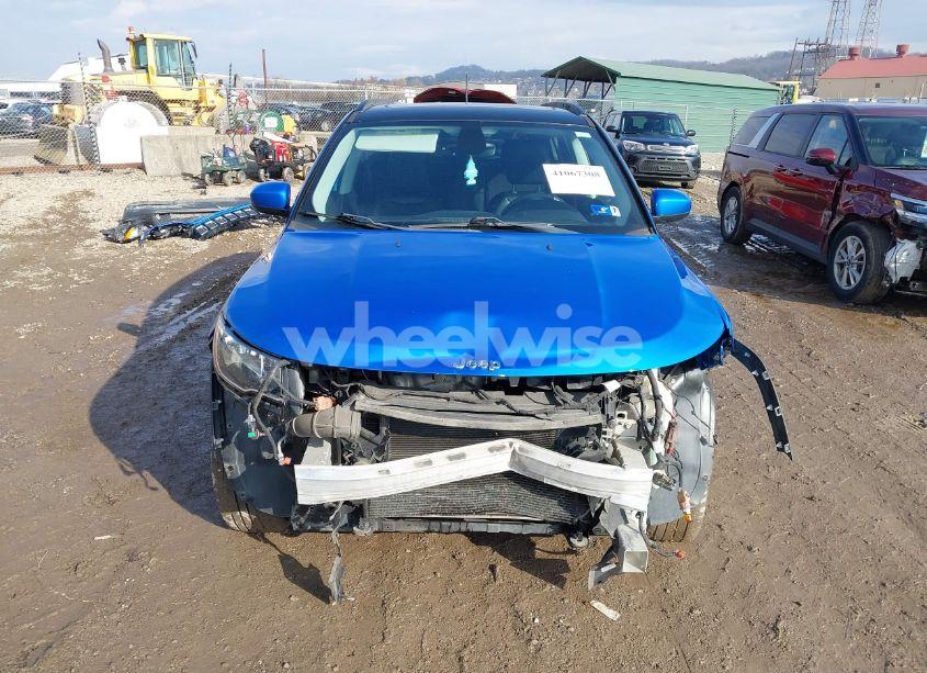 Photo 13 of 2018 Jeep Compass LATITUDE 4X4 (VIN 3C4NJDBB2JT175914)