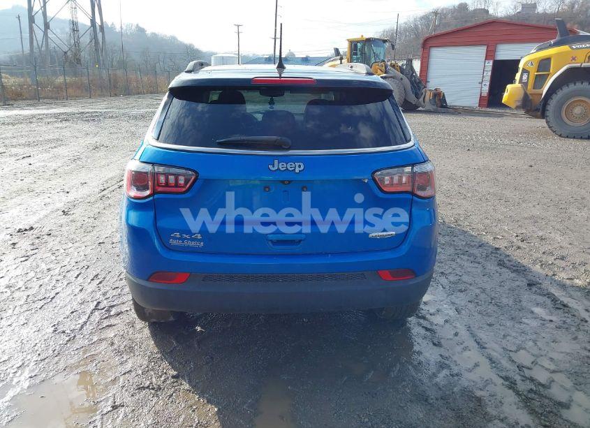 Photo 17 of 2018 Jeep Compass LATITUDE 4X4 (VIN 3C4NJDBB2JT175914)