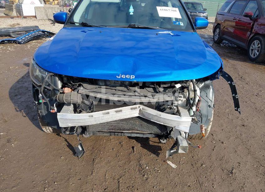 Photo 6 of 2018 Jeep Compass LATITUDE 4X4 (VIN 3C4NJDBB2JT175914)