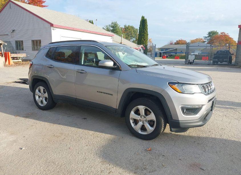 2018 Jeep Compass LATITUDE 4X4 (VIN 3C4NJDBB2JT221998) main photo
