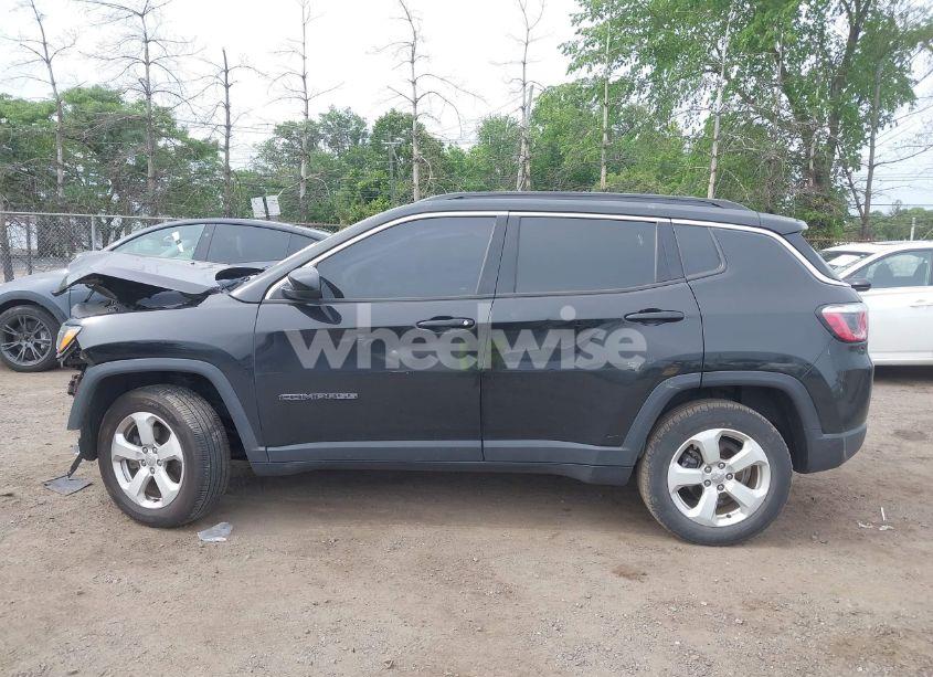 Photo 14 of 2018 Jeep Compass LATITUDE 4X4 (VIN 3C4NJDBB2JT246030)