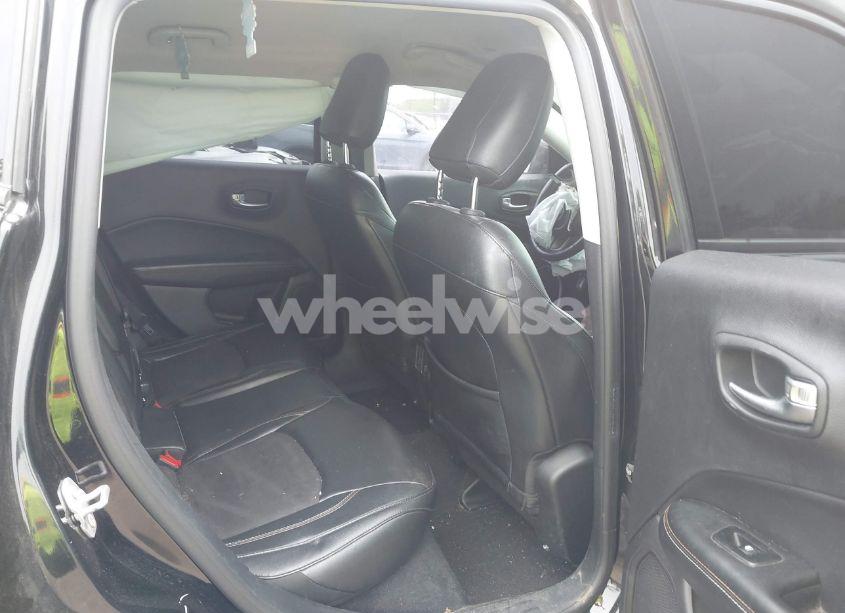 Photo 8 of 2018 Jeep Compass LATITUDE 4X4 (VIN 3C4NJDBB2JT246030)