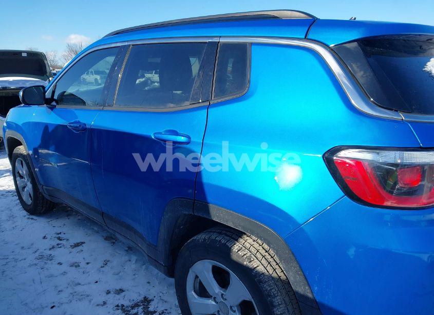 Photo 14 of 2018 Jeep Compass LATITUDE 4X4 (VIN 3C4NJDBB2JT270277)