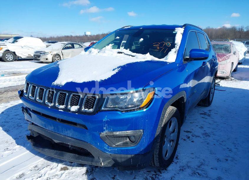 Photo 2 of 2018 Jeep Compass LATITUDE 4X4 (VIN 3C4NJDBB2JT270277)