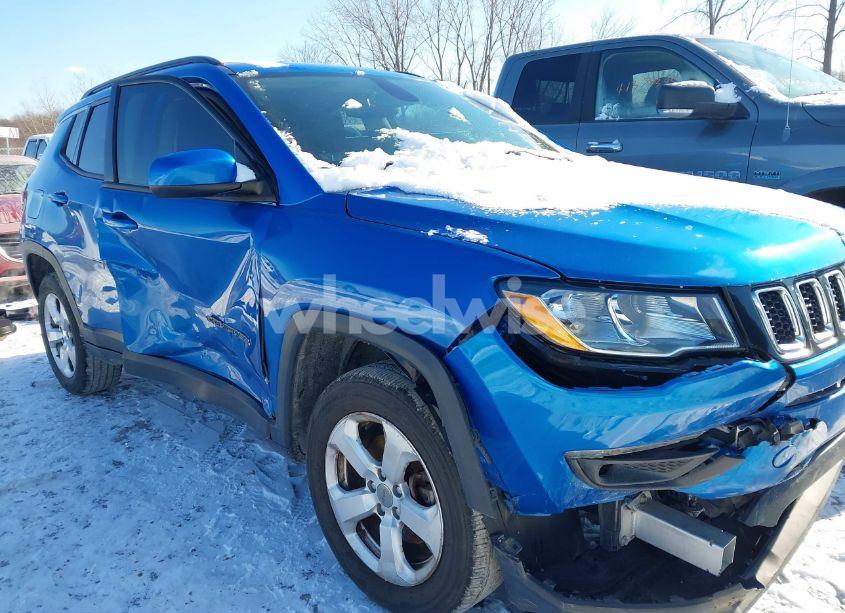 Photo 6 of 2018 Jeep Compass LATITUDE 4X4 (VIN 3C4NJDBB2JT270277)
