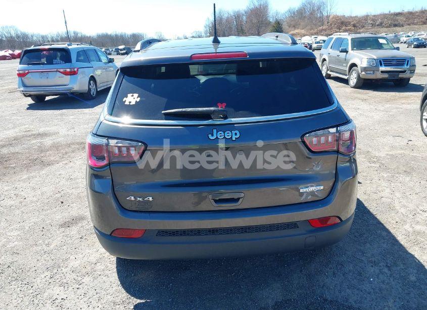 Photo 16 of 2018 Jeep Compass LATITUDE 4X4 (VIN 3C4NJDBB2JT284518)