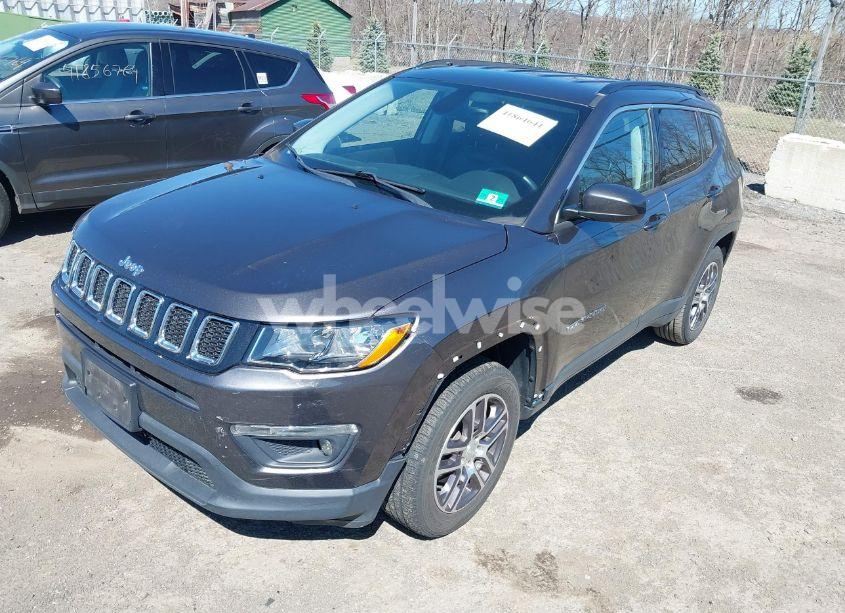 Photo 2 of 2018 Jeep Compass LATITUDE 4X4 (VIN 3C4NJDBB2JT284518)