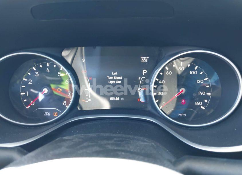 Photo 7 of 2018 Jeep Compass LATITUDE 4X4 (VIN 3C4NJDBB2JT284518)