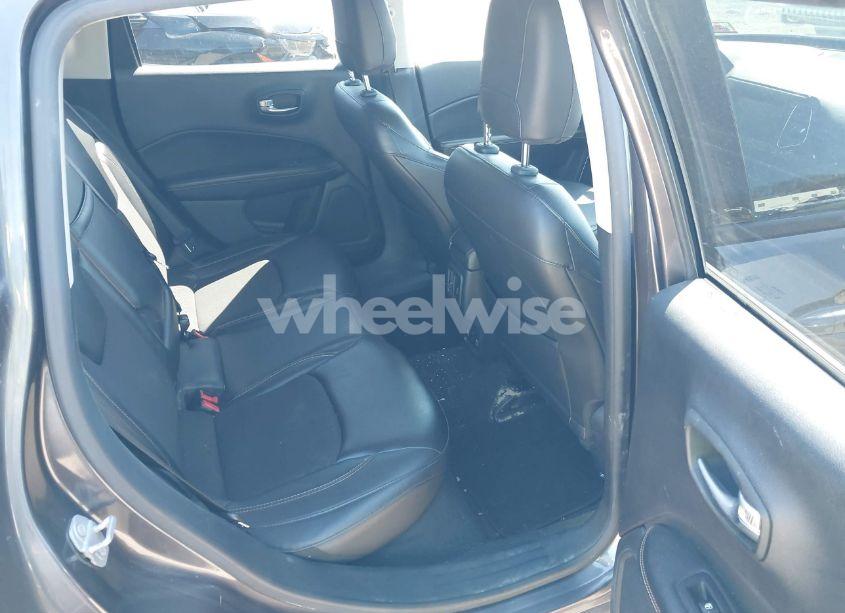 Photo 8 of 2018 Jeep Compass LATITUDE 4X4 (VIN 3C4NJDBB2JT284518)