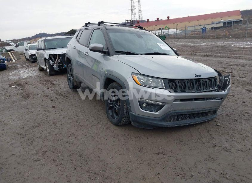 2018 Jeep Compass ALTITUDE 4X4 (VIN 3C4NJDBB2JT298810) main photo