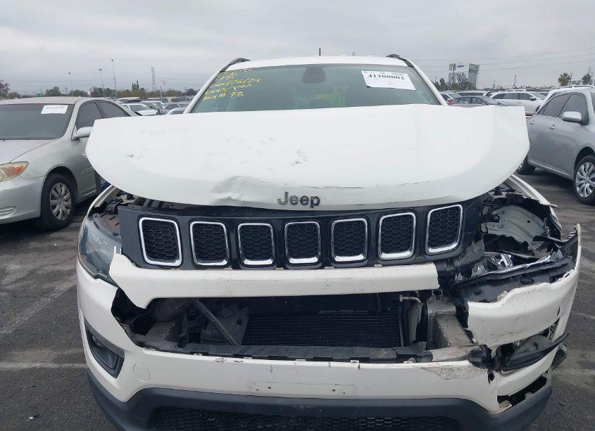 Photo 12 of 2018 Jeep Compass LATITUDE (VIN 3C4NJDBB2JT307182)