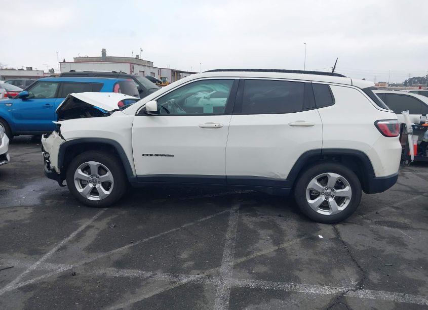 Photo 14 of 2018 Jeep Compass LATITUDE (VIN 3C4NJDBB2JT307182)