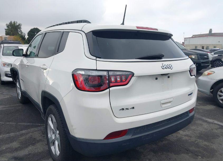 Photo 3 of 2018 Jeep Compass LATITUDE (VIN 3C4NJDBB2JT307182)