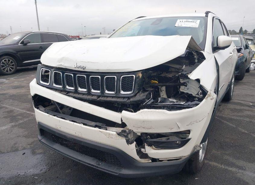 Photo 6 of 2018 Jeep Compass LATITUDE (VIN 3C4NJDBB2JT307182)