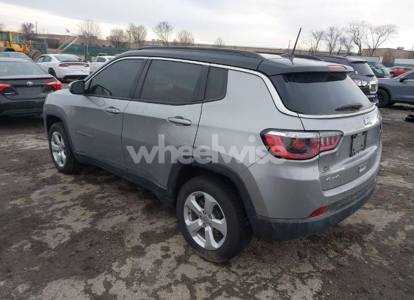 Photo 3 of 2018 Jeep Compass LATITUDE 4X4 (VIN 3C4NJDBB2JT314021)