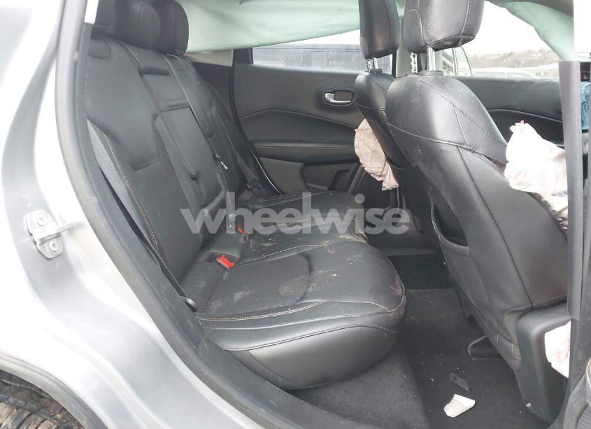 Photo 8 of 2018 Jeep Compass LATITUDE 4X4 (VIN 3C4NJDBB2JT314021)