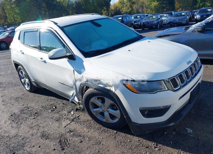 2018 Jeep Compass LATITUDE 4X4 (VIN 3C4NJDBB2JT336939) main photo
