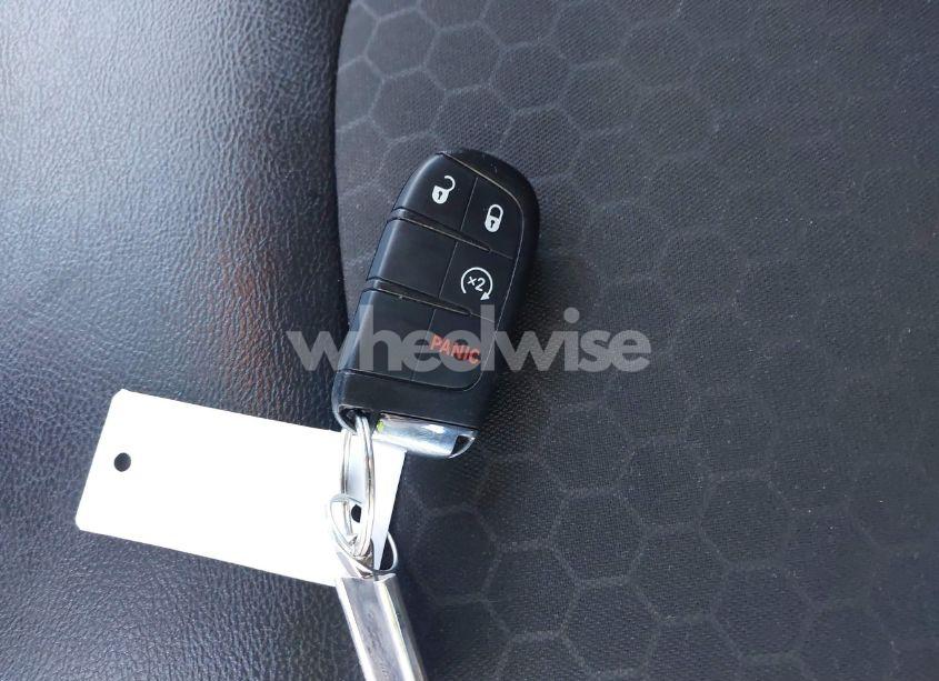 Photo 11 of 2018 Jeep Compass LATITUDE 4X4 (VIN 3C4NJDBB2JT336939)