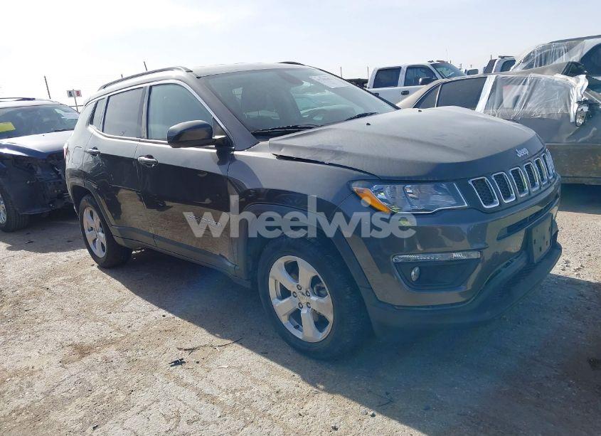 2018 Jeep Compass LATITUDE 4X4 (VIN 3C4NJDBB2JT361002) main photo