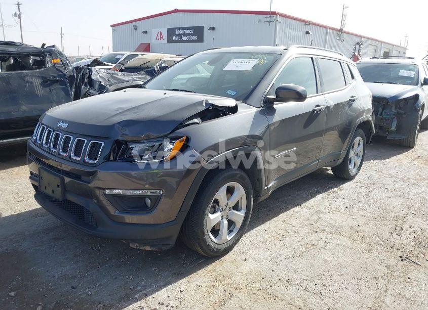 Photo 2 of 2018 Jeep Compass LATITUDE 4X4 (VIN 3C4NJDBB2JT361002)
