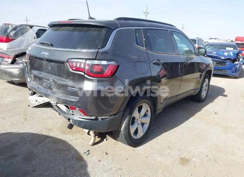 Photo 4 of 2018 Jeep Compass LATITUDE 4X4 (VIN 3C4NJDBB2JT361002)