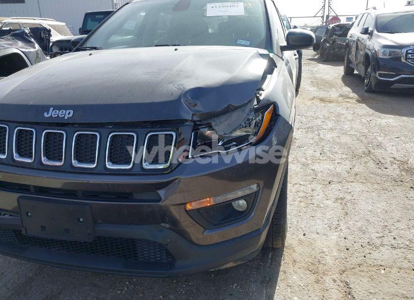 Photo 6 of 2018 Jeep Compass LATITUDE 4X4 (VIN 3C4NJDBB2JT361002)