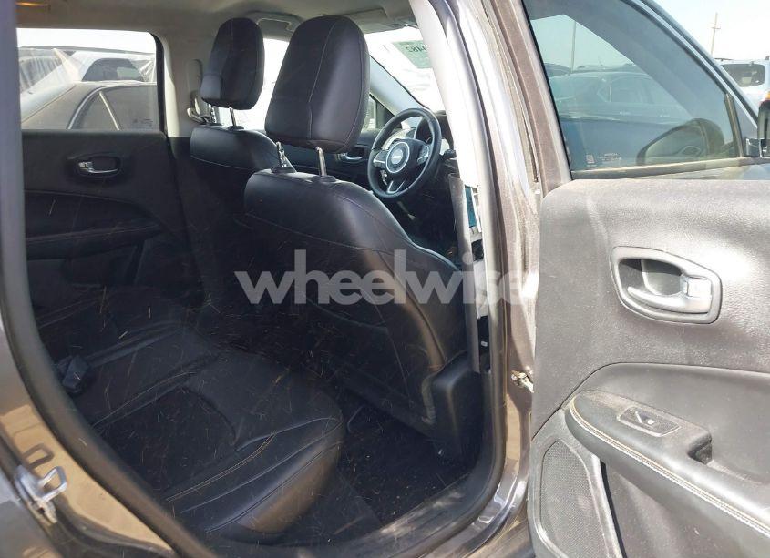 Photo 8 of 2018 Jeep Compass LATITUDE 4X4 (VIN 3C4NJDBB2JT361002)