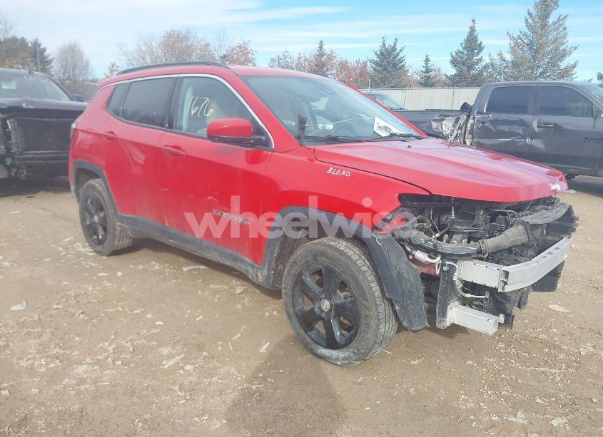 2018 Jeep Compass LATITUDE 4X4 (VIN 3C4NJDBB2JT393805) main photo