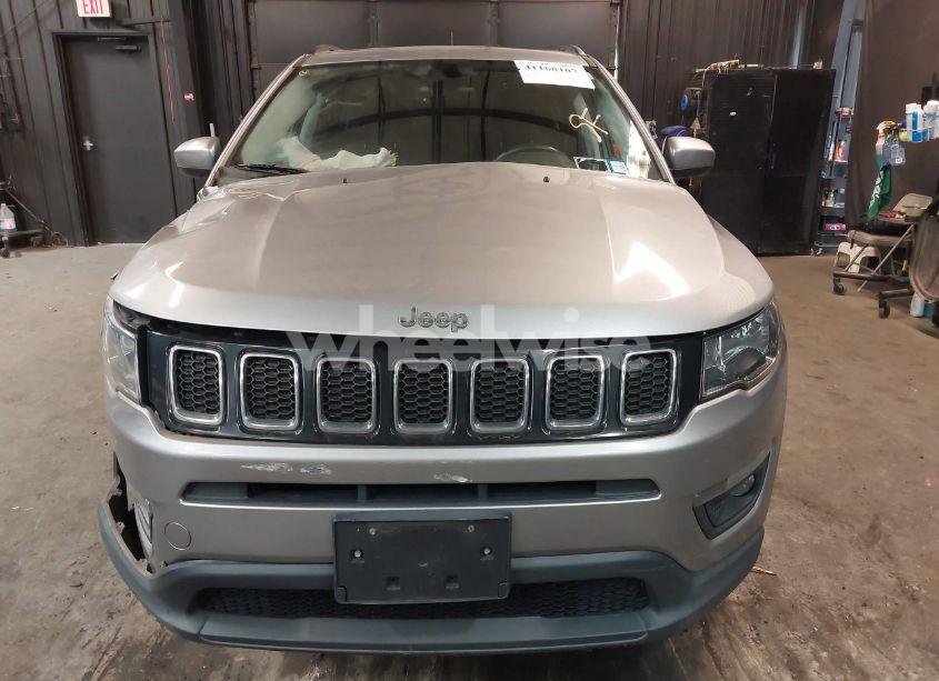 Photo 12 of 2018 Jeep Compass LATITUDE 4X4 (VIN 3C4NJDBB2JT423563)