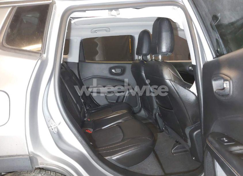 Photo 8 of 2018 Jeep Compass LATITUDE 4X4 (VIN 3C4NJDBB2JT423563)