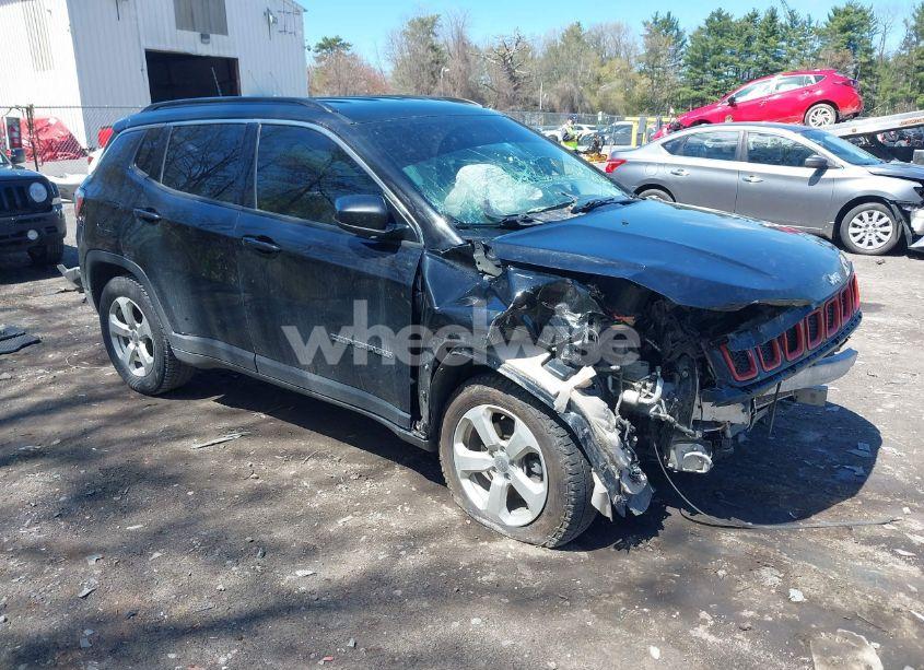 2019 Jeep Compass LATITUDE 4X4 (VIN 3C4NJDBB2KT593620) main photo