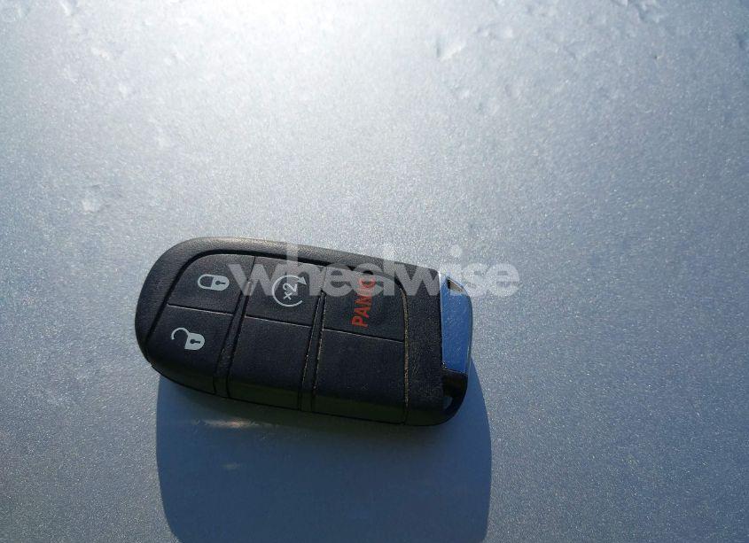 Photo 11 of 2019 Jeep Compass LATITUDE 4X4 (VIN 3C4NJDBB2KT593620)