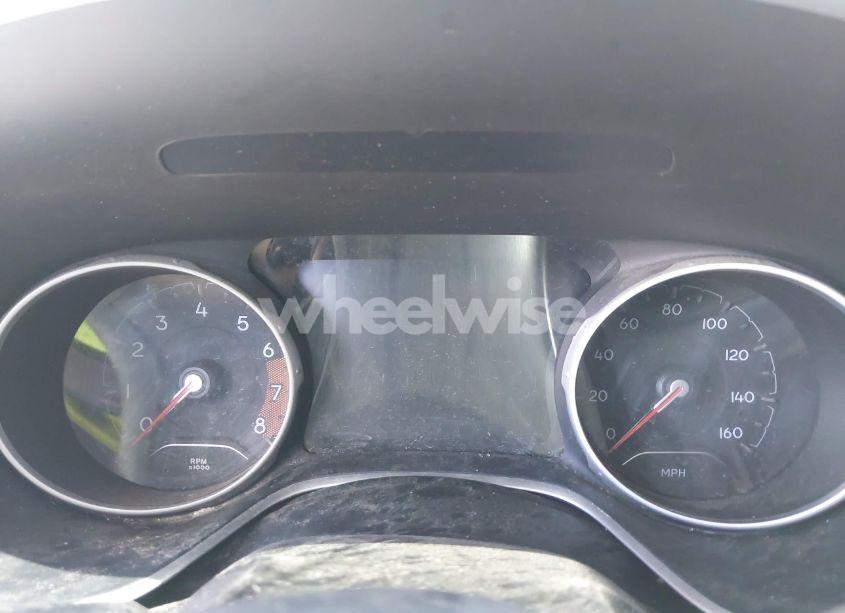 Photo 15 of 2019 Jeep Compass LATITUDE 4X4 (VIN 3C4NJDBB2KT593620)