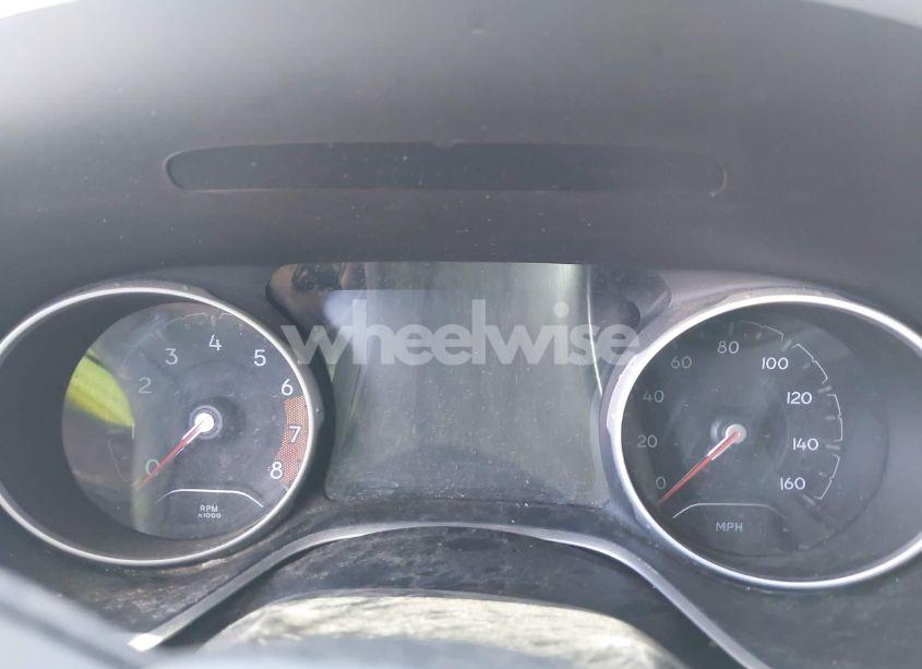 Photo 7 of 2019 Jeep Compass LATITUDE 4X4 (VIN 3C4NJDBB2KT593620)