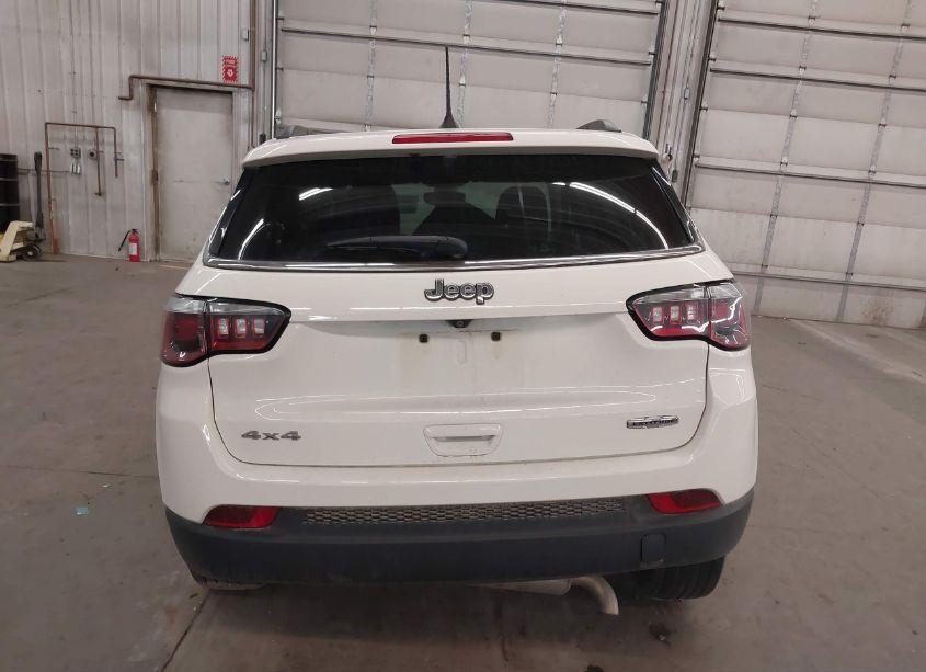 Photo 16 of 2019 Jeep Compass LATITUDE 4X4 (VIN 3C4NJDBB2KT653752)
