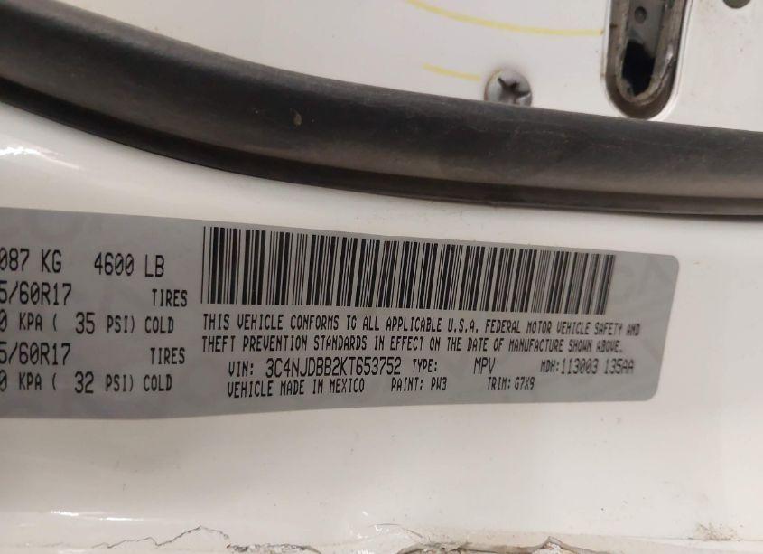 Photo 9 of 2019 Jeep Compass LATITUDE 4X4 (VIN 3C4NJDBB2KT653752)