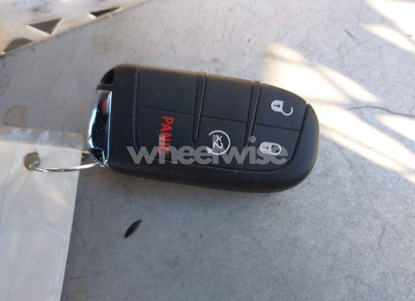 Photo 11 of 2019 Jeep Compass LATITUDE 4X4 (VIN 3C4NJDBB2KT761000)