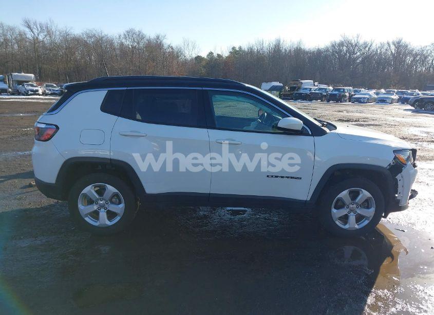 Photo 13 of 2019 Jeep Compass LATITUDE 4X4 (VIN 3C4NJDBB2KT761000)