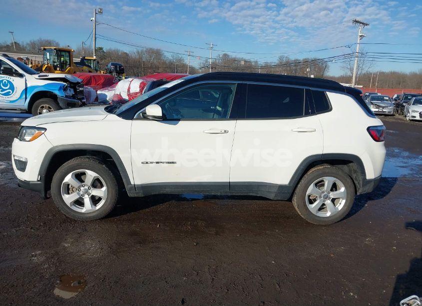 Photo 14 of 2019 Jeep Compass LATITUDE 4X4 (VIN 3C4NJDBB2KT761000)