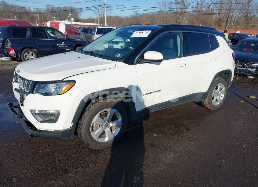 Photo 2 of 2019 Jeep Compass LATITUDE 4X4 (VIN 3C4NJDBB2KT761000)