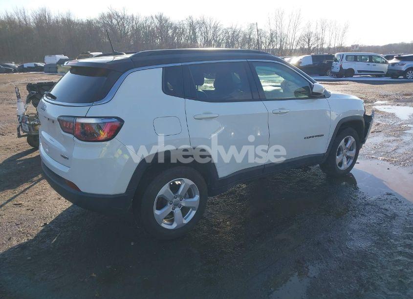 Photo 4 of 2019 Jeep Compass LATITUDE 4X4 (VIN 3C4NJDBB2KT761000)