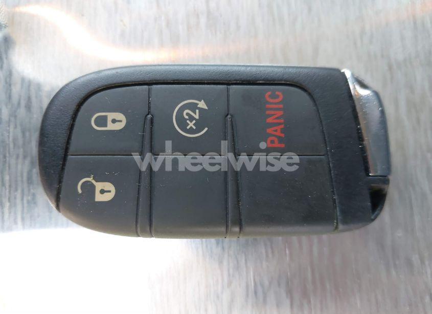 Photo 11 of 2020 Jeep Compass LATITUDE 4X4 (VIN 3C4NJDBB2LT104926)