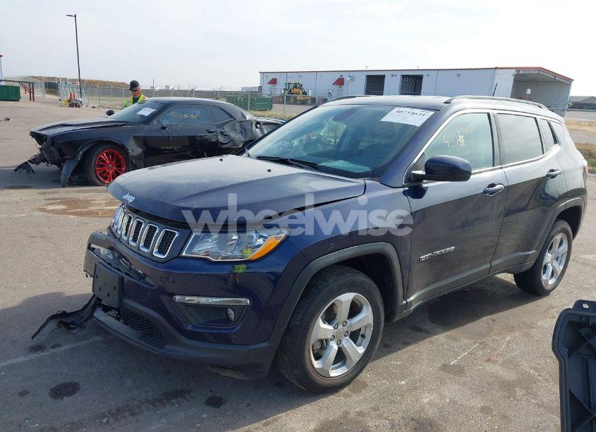 Photo 2 of 2020 Jeep Compass LATITUDE 4X4 (VIN 3C4NJDBB2LT104926)