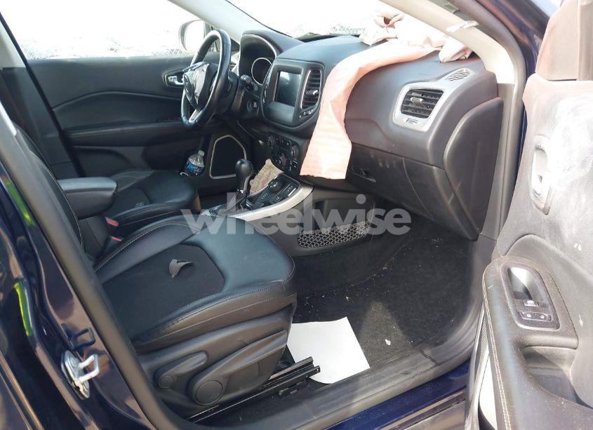 Photo 5 of 2020 Jeep Compass LATITUDE 4X4 (VIN 3C4NJDBB2LT104926)